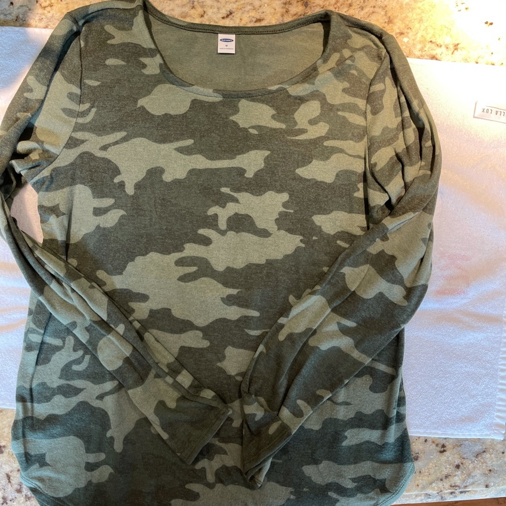 Old Navy Casual top -size M - like new
